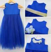 Посуточная аренда Ярко-синее платье с завышенной талией. По желанию можно использовать разный декор (бусы, съемный пояс и др.)  Размер 110-120 см (расстояние между проймами 32 см, длина от плеча до низа 80 см) в Перми